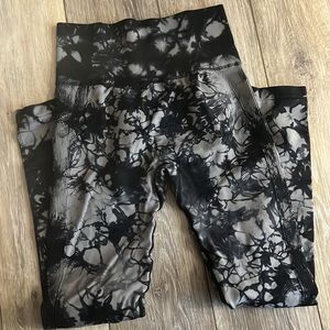 Aurola tie dye leggings! Like new